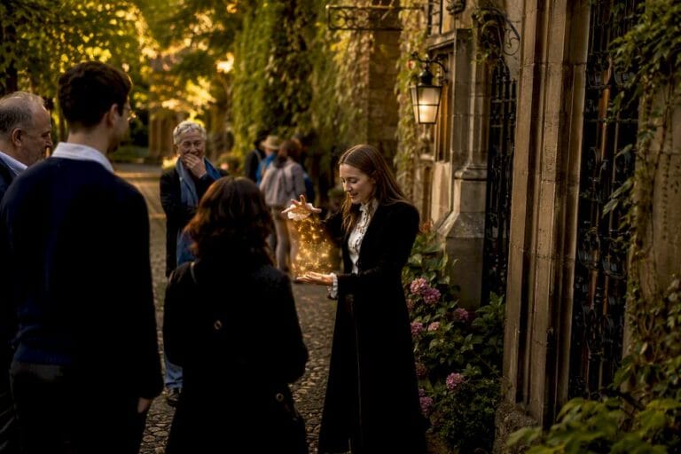 Magician performing in Oxford filming location courtyard