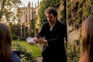 Magician performing storytelling tour in Oxford