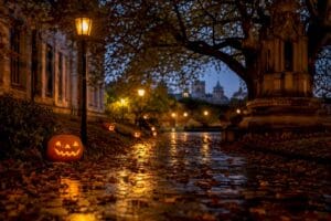 Halloween trail lit by lanterns in Oxford park